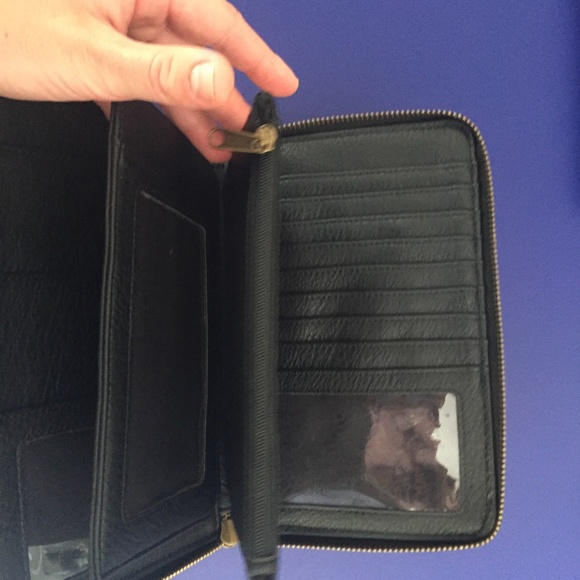 BRAND NEW Roxy Purse - Picture 2 of 4